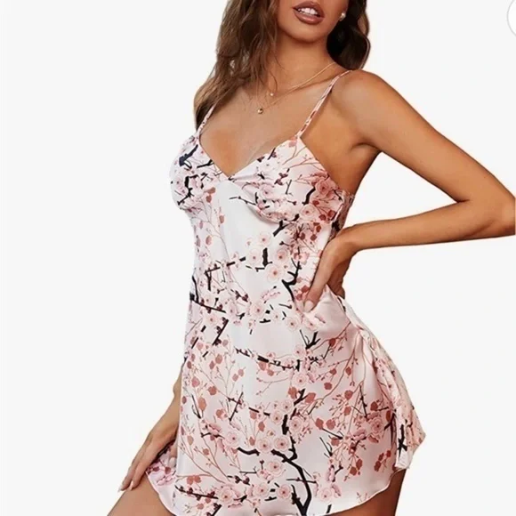 Pink floral print chemise satin slip nightgown - Picture 2 of 6